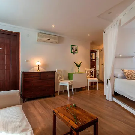 Gorgeous Tiramola روفينج