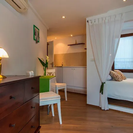 Gorgeous Tiramola Apartman