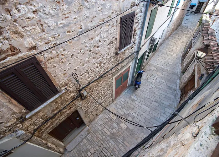 Gorgeous Tiramola Apartment *