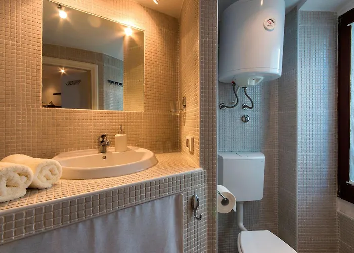 Gorgeous Tiramola Apartment