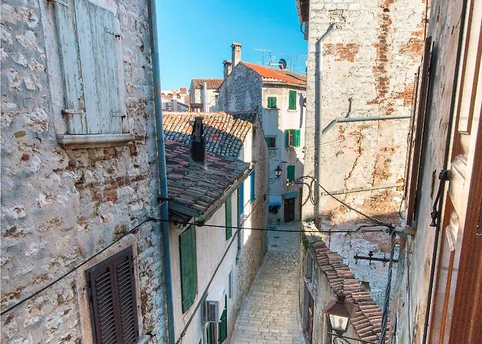 Gorgeous Tiramola Apartment Rovinj