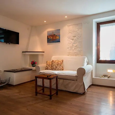 Gorgeous Tiramola Apartman *