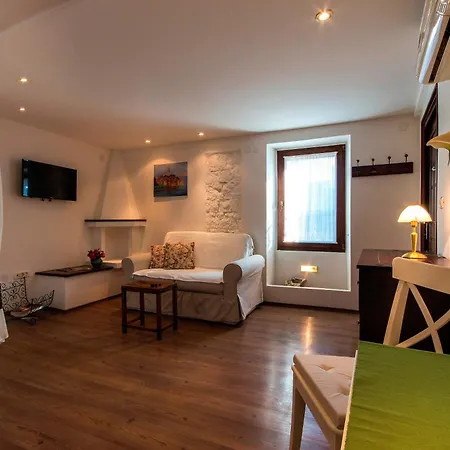 Apartment Gorgeous Tiramola